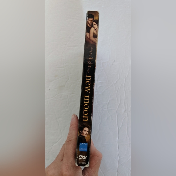 The Twilight Saga: New Moon DVD Ultimate Fan Edition - Picture 3 of 11